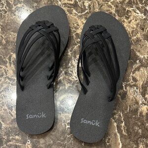 Sanuk Black Strappy Women's Sandals